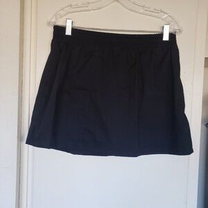 Girlfriend Collective Black Skorts Size Large